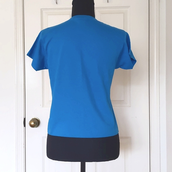 NWT. Calvin Klein 100% Cotton Cropped Short Sleeve Tee with painted front logo. - Picture 2 of 3